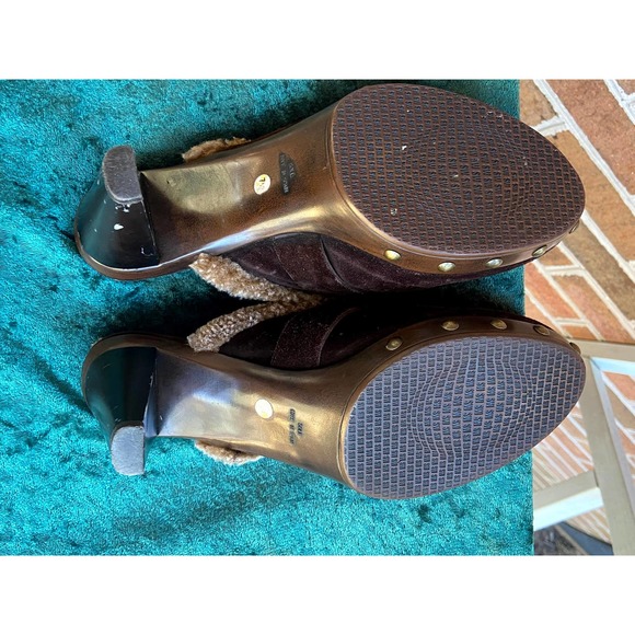 Stuart Weitzman Sherpa Clog Mule 7.5 - Picture 6 of 9